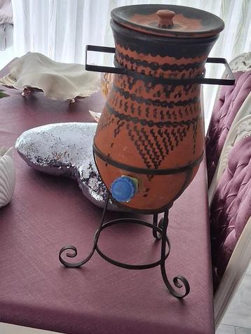 Aardewerk Waterkan met Tapkraan beschikbaar voor biedingen