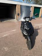 Piaggio Zip SP 2016 – Black on Black + helm & 2 schermen, Fietsen en Brommers, Scooters | Piaggio, Ophalen, Zo goed als nieuw