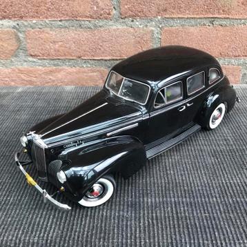 1:18 SIGNATURE MODELS ‘38 PACKARD ……… 125,- beschikbaar voor biedingen