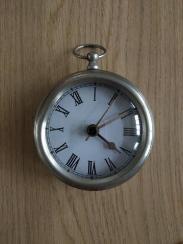 Vintage klokje te koop in Hilversum  beschikbaar voor biedingen