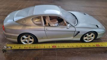 Ferrari 456 GT uit 1992 , kleur zilver schaalmodel 1:18  beschikbaar voor biedingen