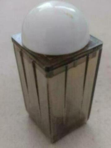 Gezocht : bruine transparante plastic petit fours uitstekers beschikbaar voor biedingen