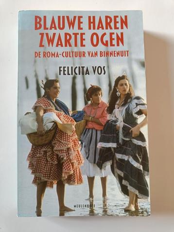 Blauwe Haren Zwarte Ogen beschikbaar voor biedingen