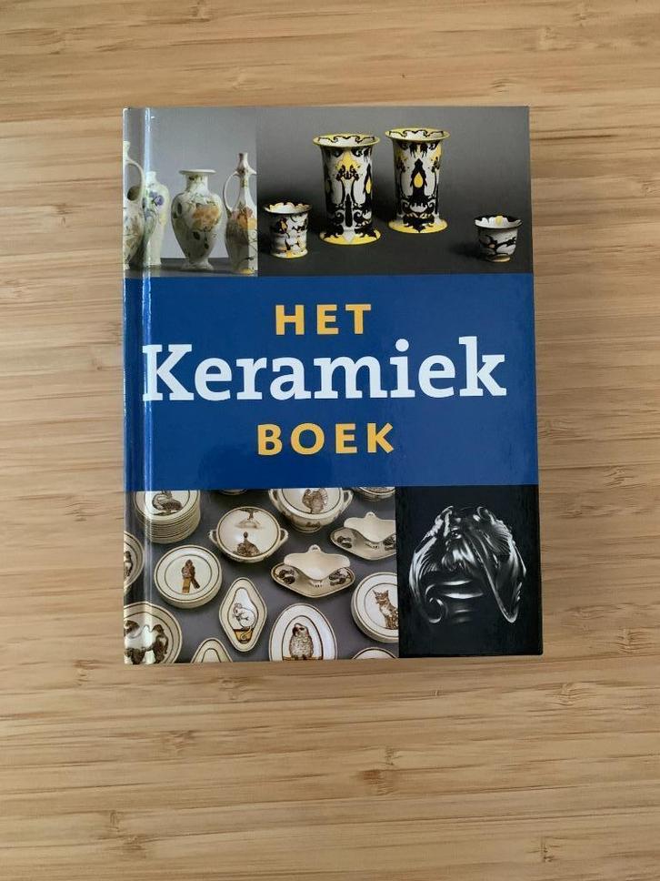 Het keramiek boek Titus M. Eliëns, Boeken, Kunst en Cultuur | Beeldend, Zo goed als nieuw, Overige onderwerpen, Ophalen of Verzenden
