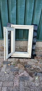 Houten Kozijn met Draad Kiep Raam, Doe-het-zelf en Verbouw, Gebruikt, Minder dan 75 cm, Raamkozijn, Ophalen of Verzenden