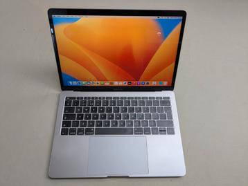 Apple Macbook Pro 13.3 2017 Dualcore i5 8 GB RAM 256 GB SSD beschikbaar voor biedingen