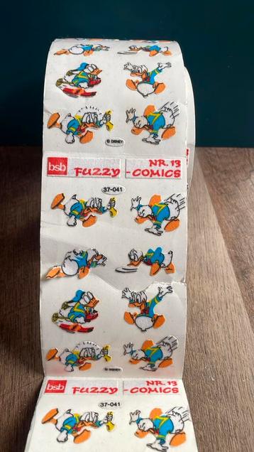 Vintage rol Donald Duck “Fuzzy Comics” stickers jaren ‘70 beschikbaar voor biedingen