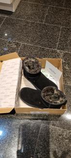 Warmbat laarzen, Zwart, Lage of Enkellaarzen, Ophalen of Verzenden, Zo goed als nieuw