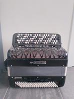 Bugari 380 SP/C (volledig gereviseerd), Muziek en Instrumenten, Accordeons, Zo goed als nieuw, Knopaccordeon, 120-bas, Met riemen