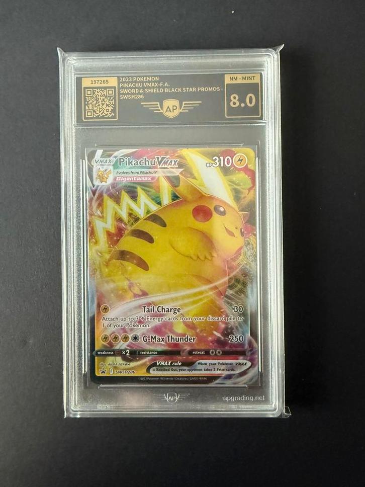 SWSH promo 286 graded 8.0 AP Grading, Hobby en Vrije tijd, Verzamelkaartspellen | Pokémon, Nieuw, Losse kaart, Ophalen of Verzenden