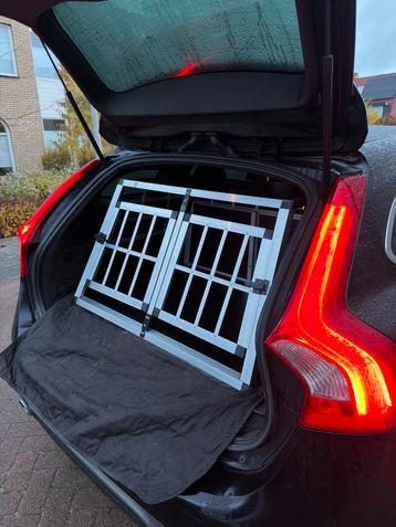 Nieuwe autobench hond beschikbaar voor biedingen