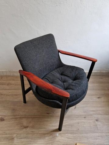 Vintage designstoel relaxfauteuil Deens wol teak metaal beschikbaar voor biedingen