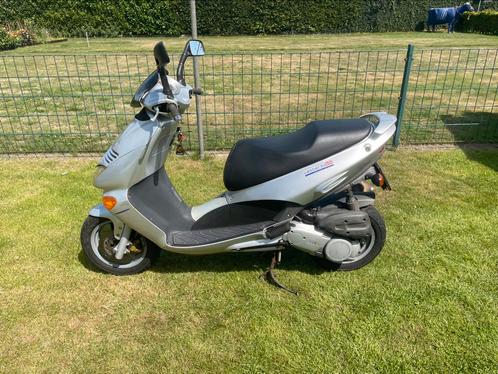 Motorscooter aprillia leonardo 150cc, Fietsen en Brommers, Scooters | Aprilia, Ophalen