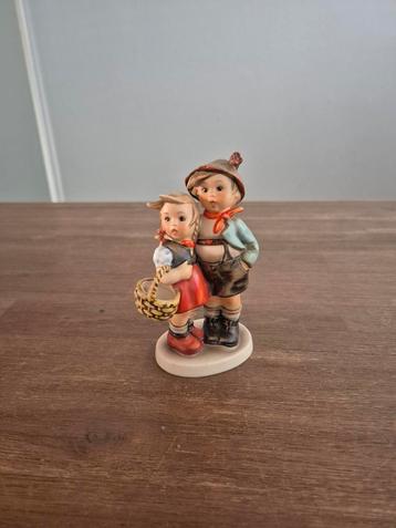 Hummel Beeldje 'Surprise' #943/0 - 12.5cm beschikbaar voor biedingen
