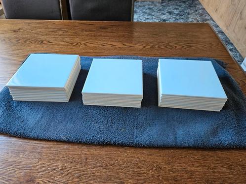 Achtentwintig Nieuwe Licht Blauwe Wandtegels, Doe-het-zelf en Verbouw, Tegels, Zo goed als nieuw, Wandtegels, Keramiek, Minder dan 20 cm