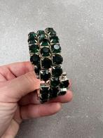 FLEXIBELE ZILVERKLEURIGE ARMBAND MET GROENE STENEN, Sieraden, Tassen en Uiterlijk, Armbanden, Overige materialen, Ophalen of Verzenden