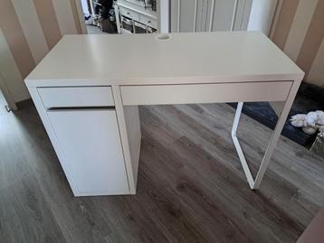 Ikea Bureau - Netjes en Functioneel - afbeelding 1