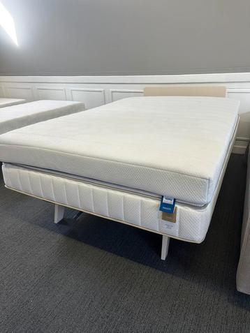 Auping Inizo matras 140x200 medium of firm Nu €575 euro beschikbaar voor biedingen
