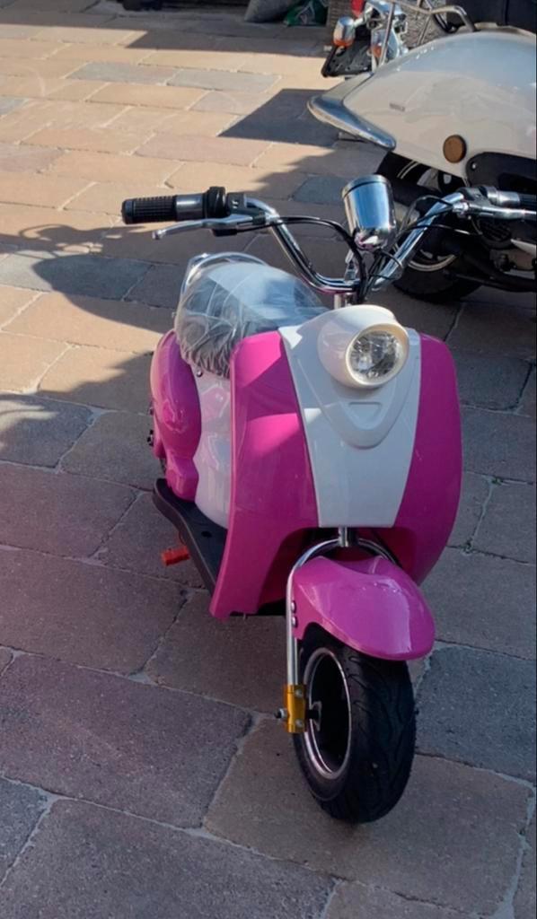 Roze Retro Kinder Scooter 6-10 Jaar, Kinderen en Baby's, Speelgoed | Buiten | Accuvoertuigen, Zo goed als nieuw, Ophalen of Verzenden