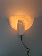 Art deco revival albast wandlamp., Huis en Inrichting, Lampen | Wandlampen, Onbekend, Ophalen of Verzenden, Zo goed als nieuw