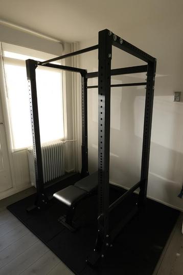 Body-Solid Power Rack – Topstaat met spotters & J-cup beschikbaar voor biedingen