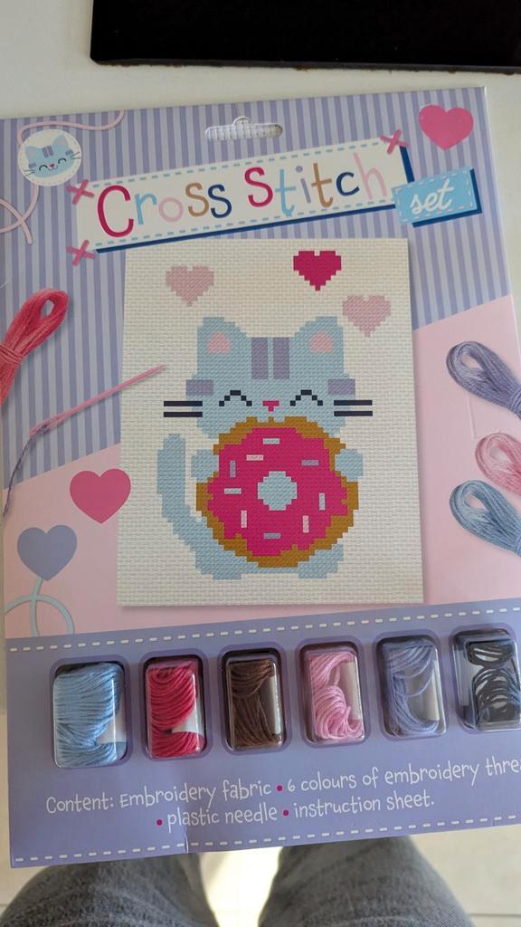 Nieuwe Borduurset Kat Donut - Zeeman, Hobby en Vrije tijd, Borduren en Borduurmachines, Nieuw, Borduurpakket, Handborduren, Ophalen of Verzenden