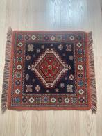 Vintage tapijt rood blauw, Huis en Inrichting, Stoffering | Tapijten en Kleden, 50 tot 100 cm, Rechthoekig, Verzenden, Rood