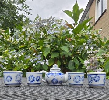 Chinees miniatuur serviesje beschikbaar voor biedingen