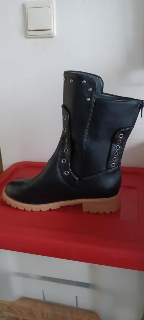 Nieuw!! Dames laarsjes 39, Kleding | Dames, Schoenen, Nieuw, Zwart, Ophalen of Verzenden
