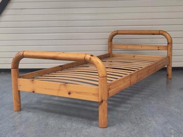 Vintage grenen houten bed Rainer Damiller stijl pine daybed beschikbaar voor biedingen