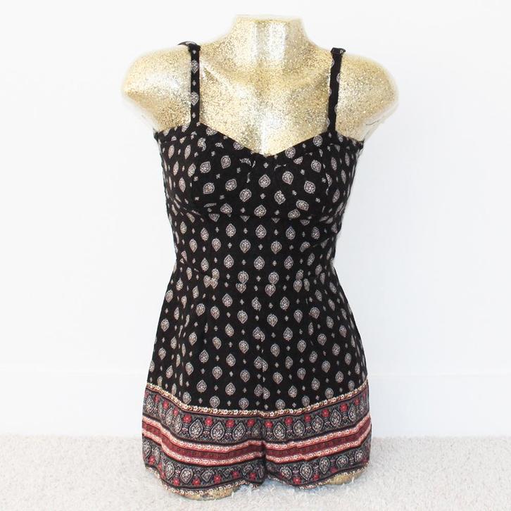 Mooie Pull & Bear Jumpsuit (S) - 65 € 15,-, Kleding | Dames, Jumpsuits, Zo goed als nieuw, Maat 36 (S), Overige kleuren, Ophalen of Verzenden