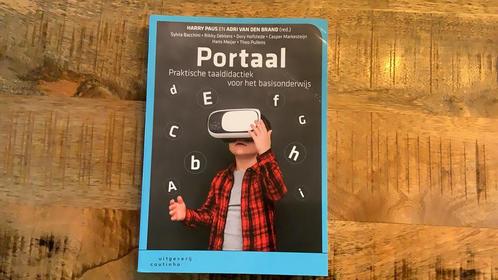 Adri van den Brand - Portaal, Boeken, Wetenschap, Zo goed als nieuw, Sociale wetenschap, Ophalen of Verzenden