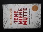 M.J. Arlidge - Iene Miene Mutte, Boeken, Thrillers, Ophalen of Verzenden, Zo goed als nieuw, Nederland, M.J. Arlidge