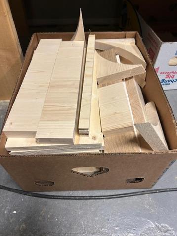 Doos met kachelhout beschikbaar voor biedingen