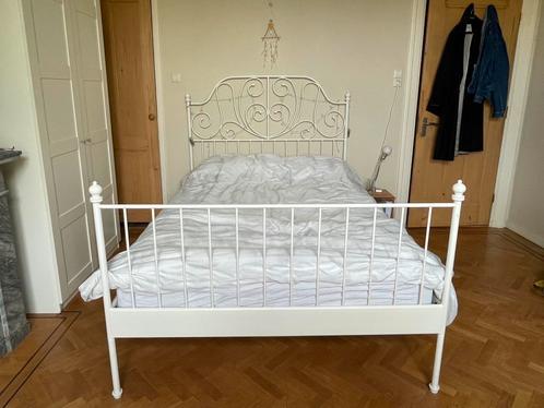 IKEA LEIRVIK Bed frame, wit, 140x200 cm, met lattenbodem, Huis en Inrichting, Slaapkamer | Bedden, Gebruikt, Twijfelaar, 140 cm