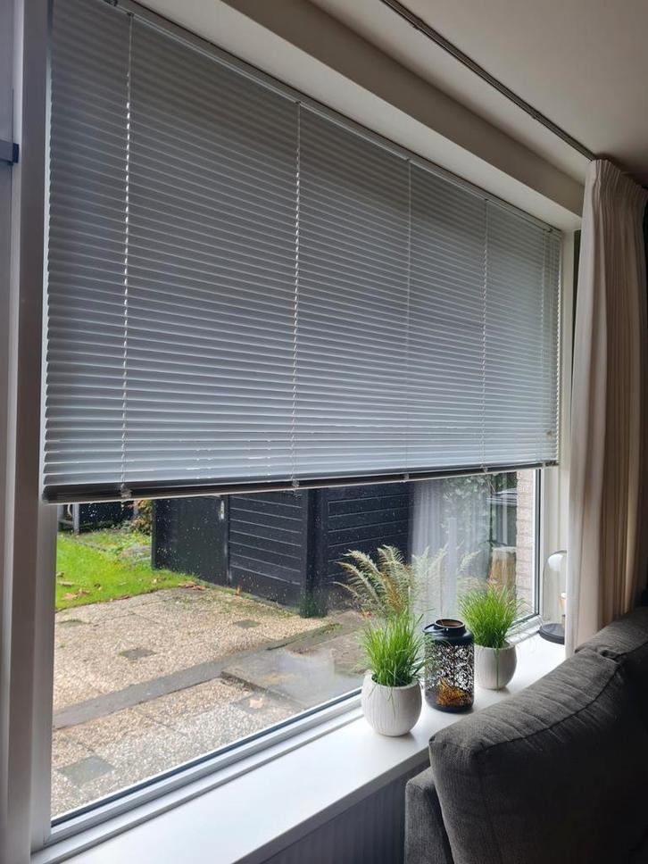 Jaloezieën wit, Doe-het-zelf en Verbouw, Rolluiken, Gebruikt, 200 cm of meer, Minder dan 100 cm, Wit, Ophalen