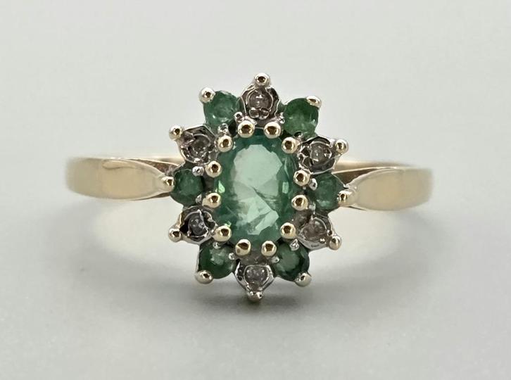 Gouden Vintage ring edelsteen smaragd en diamant. 2025/692., Sieraden, Tassen en Uiterlijk, Ringen, Zo goed als nieuw, Dame, 18 tot 19