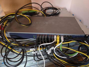 NETGEAR 10G/Multi-Gigabit Plus (XS724EM) 24-Ports Switch beschikbaar voor biedingen