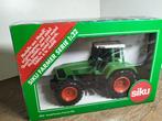 Te koop Siku Fendt Favorit 926 Vario zwart chassis. (A)., Ophalen of Verzenden, Zo goed als nieuw, Tractor of Landbouw, SIKU
