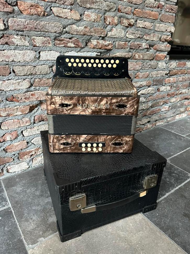 Hohner accordeon met koffer, Muziek en Instrumenten, Accordeons, Gebruikt, Knopaccordeon, Hohner, Met koffer, Ophalen