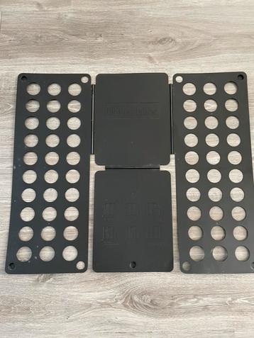 Kleding Vouwplank beschikbaar voor biedingen