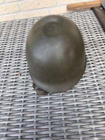 Militaria accessoires jaren 1975 beschikbaar voor biedingen