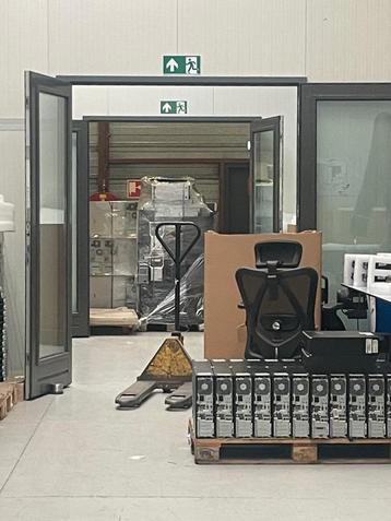 Kozijn met dubbele deur  hoogwaardige uitvoering triple glas beschikbaar voor biedingen