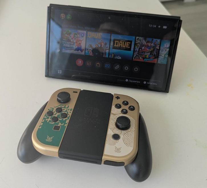Nintendo Switch OLED compleet met accessoires, Spelcomputers en Games, Spelcomputers | Nintendo Switch, Zo goed als nieuw, Switch OLED