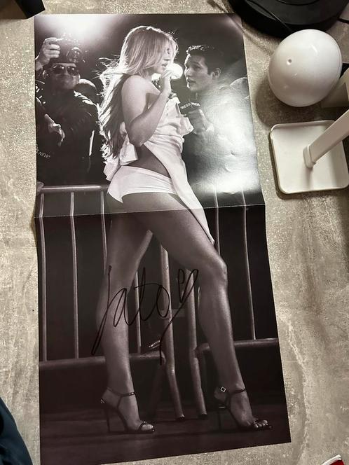 Tate McRae signed poster, Verzamelen, Posters, Zo goed als nieuw, Muziek, Rechthoekig Staand, Ophalen of Verzenden