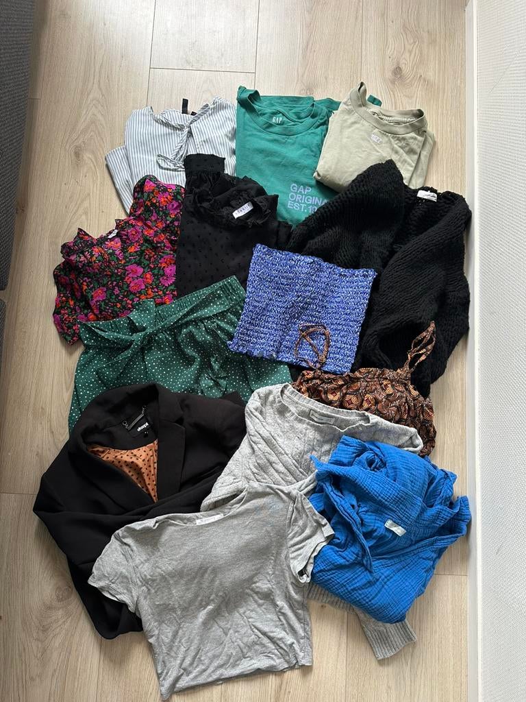 kledingpakket dames/meiden 13 items maat s/m, Kleding | Dames, Dames-kledingpakketten, Ophalen of Verzenden, Zo goed als nieuw
