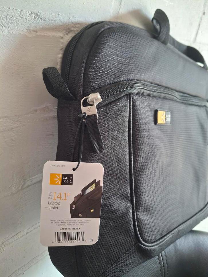 Case Logic 14.1 inch, Computers en Software, Laptoptassen, Nieuw, Aktetas, 14 inch, Ophalen of Verzenden