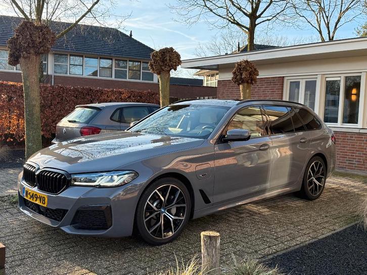 BMW 5 Serie 530e M SPORT|PANO|HUD|MEMORY|LASER|HK|360, Auto's, BMW, Particulier, 5-Serie, 360° camera, Achteruitrijcamera, Adaptive Cruise Control