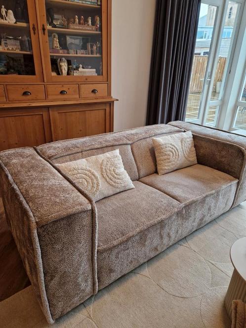 Prachtige ruime  tweezitsbank 4 maanden  oud, Huis en Inrichting, Banken | Sofa's en Chaises Longues, Zo goed als nieuw, Tweepersoons