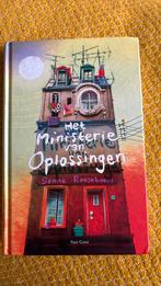 Het ministerie van oplossingen deel 1, Boeken, Kinderboeken | Jeugd | 10 tot 12 jaar, Ophalen of Verzenden, Zo goed als nieuw